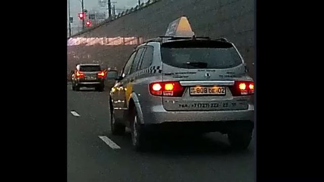 Kyron г-н KZ808DE02 , перестроение без сигнала поворота смотреть онлайн