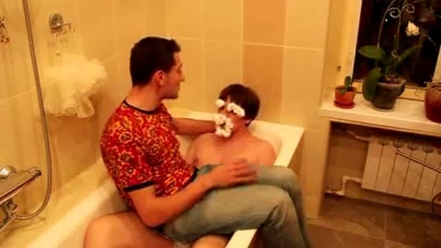 Приколы над спящими друзьями смотреть онлайн