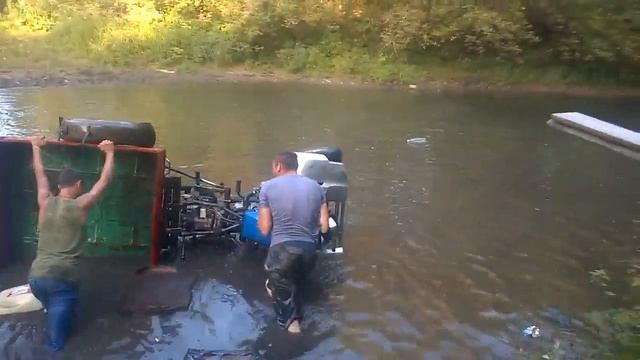 Квадроцикл в воде смотреть онлайн