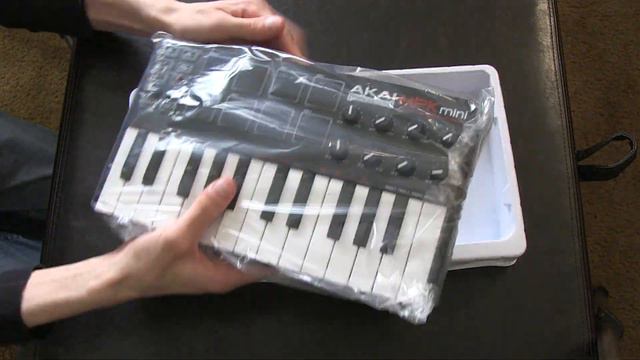 AKAI MPK Mini - Review/Unboxing смотреть онлайн