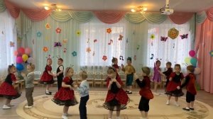 Танец "Божья коровка", музыка А. Морозова