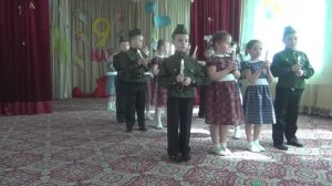 Танец со свечами на 9 мая в детском саду.