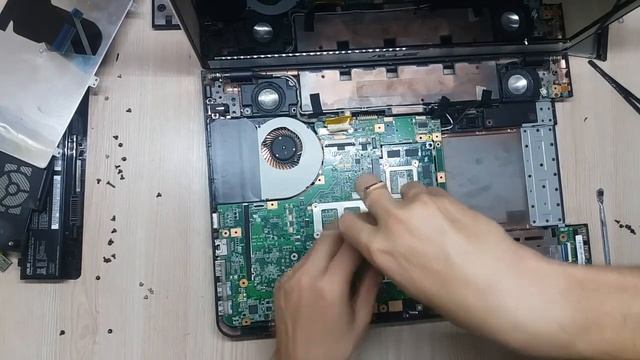 КАК РАЗОБРАТЬ НОУТБУК ASUS N55S \КАК ПОЧИСТИТЬ НОУТБУК ASUS N55S\ КАК ЗАМЕНИТЬ ТЕРМОПАСТУ ASUS N55S