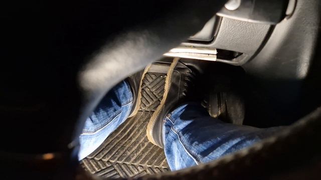 Как трогаться на механике и не откатываться назад. Лайфхак смотреть онлайн