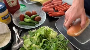 Как приготовить вкусный ХОТ ДОГ в домашних условиях . Хот дог своими руками . Рецепт хот дога