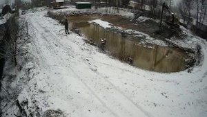 Длиннорукий экскаватор. вычищает пруд от ила ( день третий)