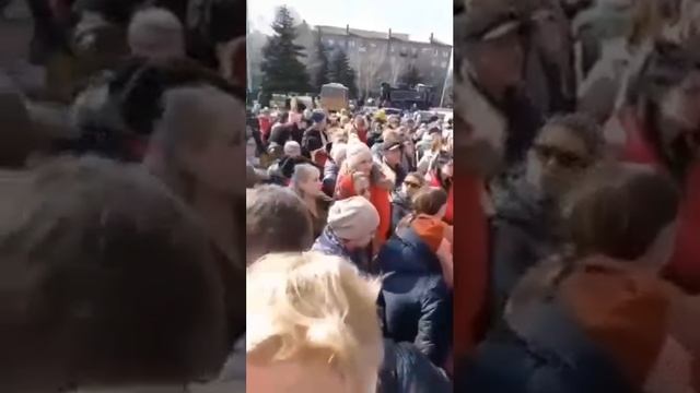 Краматорск сегодня: люди пытаются эвакуироваться из города