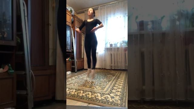 Pas echappe на 2 и 4 позиции en tournant по 1/4 и 1/2 поворота смотреть онлайн