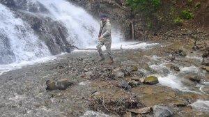 Мочу ноги на Угледарском водопаде