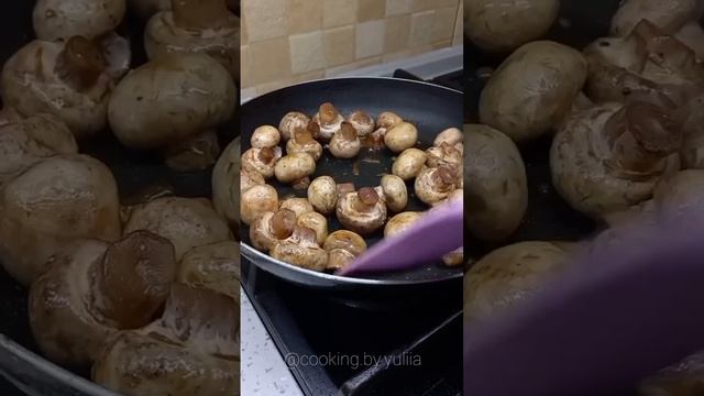 Теплый салат? с овощами и курицей?