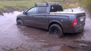 Mazda BT 50 Ssangyong Actyon Sports 4x4 off road