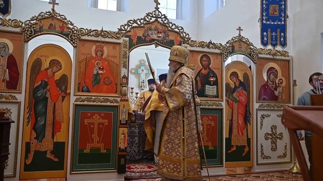 Божественная литургия в церкви Казанской иконы Божией Матери села Бурмакино