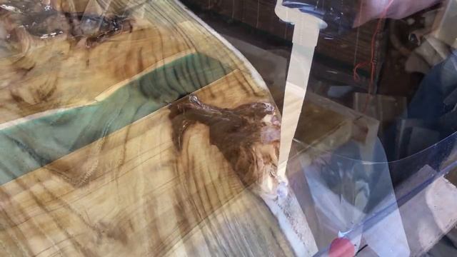 ЭПОКСИДНЫЙ СТОЛ РЕКА С ЖИВЫМ КРАЕМ БЕЗ МАСТЕРСКОЙ И СТАНКОВ! DIY | Epoxy Resin river Table