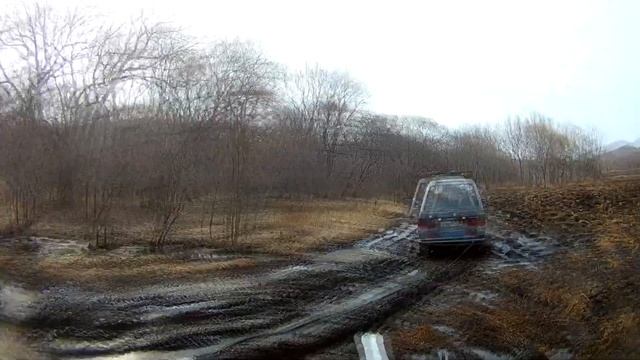 Busmafia вспахивает поля. Поездка выходного дня смотреть онлайн