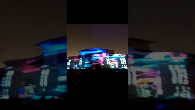 Световое шоу на Петровских воротах