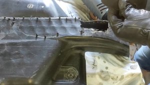 Затраты на ремонт 0$. Восстановил пластиковую защиту днища Skoda Fabia своими руками.