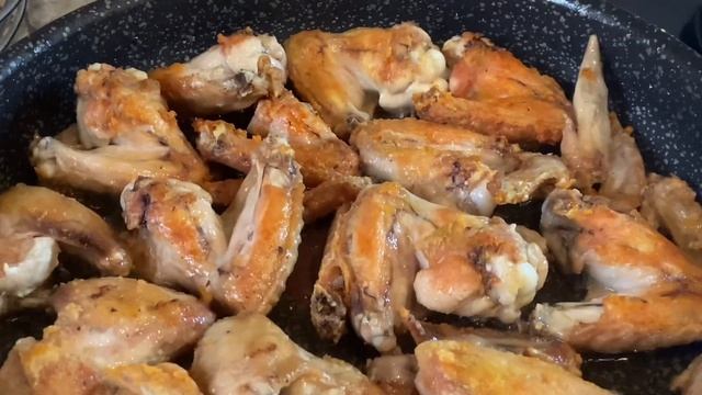 ЭЛЕМЕНТАРНО и ОЧЕНЬ ВКУСНО ЖАРЕННЫЕ КРЫЛЫШКИ В ТОМАТНОМ СОУСЕ смотреть онлайн