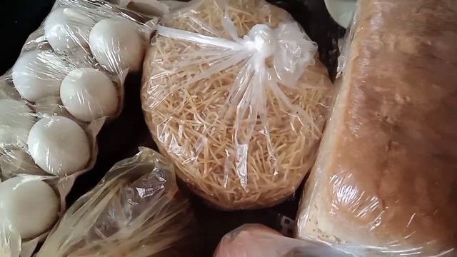 Продала обручальное кольцо, купила продукты питания. Цены.
