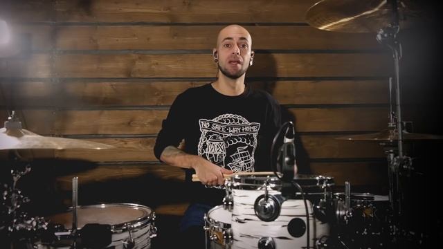 Уроки на барабанах. Москва. Как играть двойку ногой? смотреть онлайн