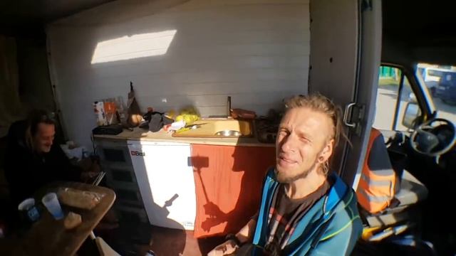 Кемпер Из Почтового фургона смотреть онлайн