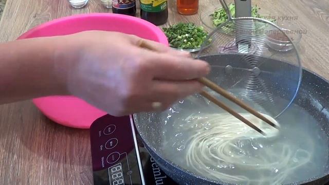 Луковая лапша (洋葱拌面, Yángcōng bàn miàn). Китайская кухня. смотреть онлайн