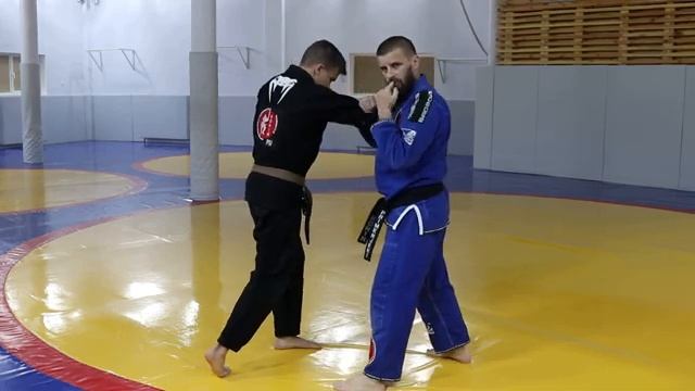 Прямой удар в голову (Дзёдан цуки). смотреть онлайн