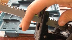 Видео обзор сабельной пилы Bosch GSA 1100Е.