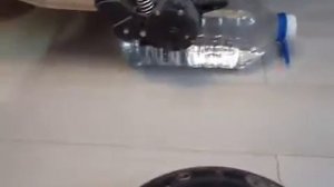 Снимаем колесо на детской коляски одним нажатием
