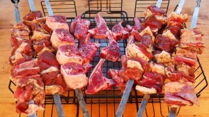 Как приготовить ШАШЛЫК из БАРАНИНЫ правильно. Рассказываю особенности разделки мяса для шашлыка.
