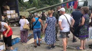 Раздача гуманитарной помощи в Лисичанске