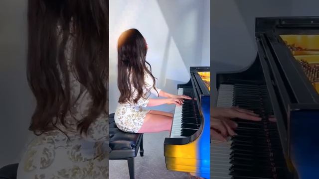 Лола Астанова Lola Astanova