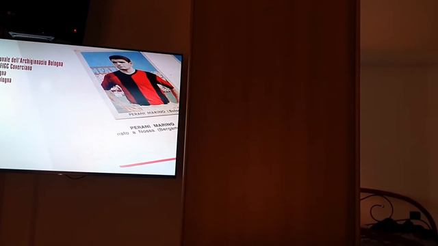 Sky. Le storie raccontate da Matteo Marani, con voci impostate. Il Bologna e Vincenzo Paparelli