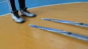 #лыжнаяподготовка Как пристегнуть ботинки к лыжам. В описании ссылка на новое видео.