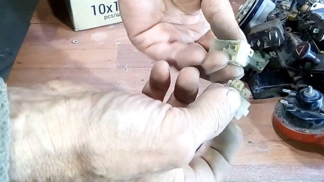 Сколько серебра в автомобильных запчастях деньги из мусора. смотреть онлайн