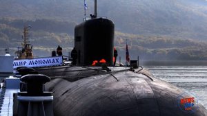 Залповый пуск четырех ракет Булава с подводной лодки Владимир Мономах