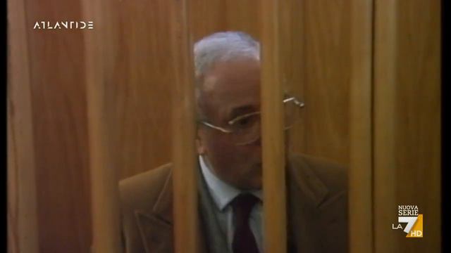 Caso Moro, Roberto Saviano: "Hanno impedito a Cutolo di agire e liberare il leader DC" смотреть онлайн