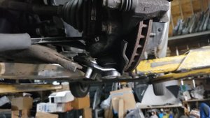 Toyota Prius Замена переднего рычага Toyota Prius Change Front Arm