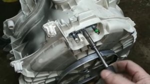 Стиральная машина Indesit IWSD51051.Замена подшипников в не разборном баке