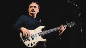 КИНО - В наших глазах | Минус для басистов с вокалом | Севкабель 2021 | ЛУЧШЕЕ КАЧЕСТВО