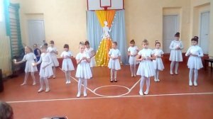 Танец ко дню матери. Озёрное. 3 класс