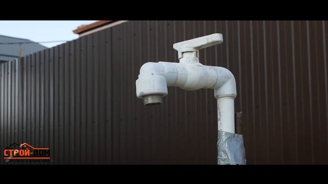 Встреча заказчиков в аэропорту,вручение ключей от нового дома на юге. смотреть онлайн