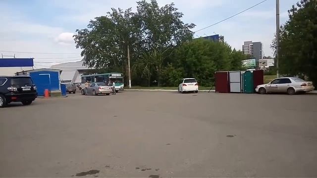 Иркутск. Автобусы едут под "кирпич" смотреть онлайн