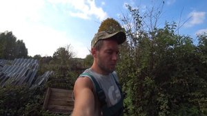 Восстанавливаю старый дом в деревне. Теперь ему есть на чем стоять.