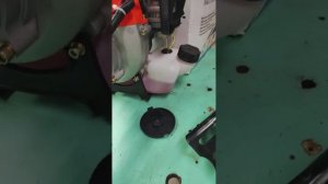 Правильное обслуживание бензинового тримера с 2х тактным двигателем (на примере простейшего тримера