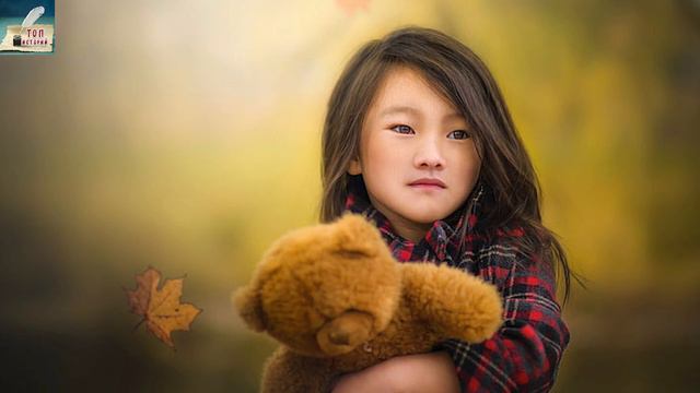 И зачем я тебя, уродину, только родила. Она била её по лицу, когда кроха плакала и просила есть. смотреть онлайн