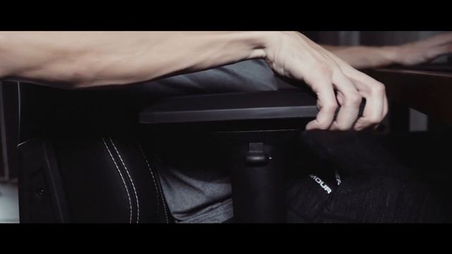 NSeat introduces the new Pro 700 Racing Style Gaming Chair смотреть онлайн