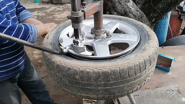 Самодельный шиномонтаж часть - 2. Работа с заводской головкой
