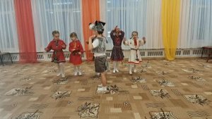 "Важенка и оленята"
