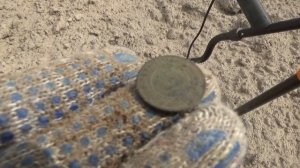 КОП ПО СТАРИНЕ В ДМИТРОВСКОМ РАЙОНЕ (А ПОЛЯ ТО ВСЕ ЗАСЕЯНЫ)