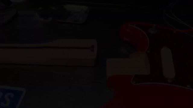 Fender VS Squier Duo-Sonic を比較してみると驚きの結果が‼️ смотреть онлайн